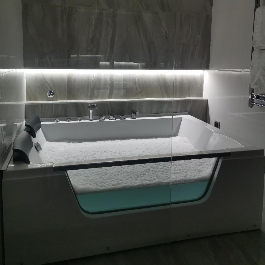 ノヴィ・サドLux A28アパートメント エクステリア 写真